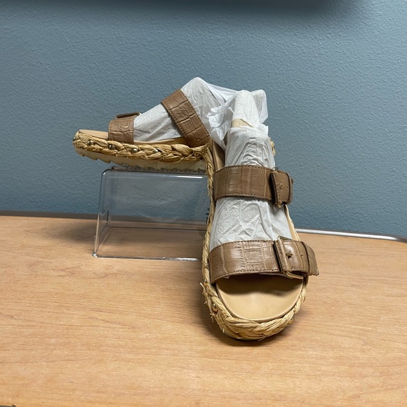 Donald J. Pliner Shoes - Donald J. Pliner Tan Braided Espadrille Slide Sandals size 7